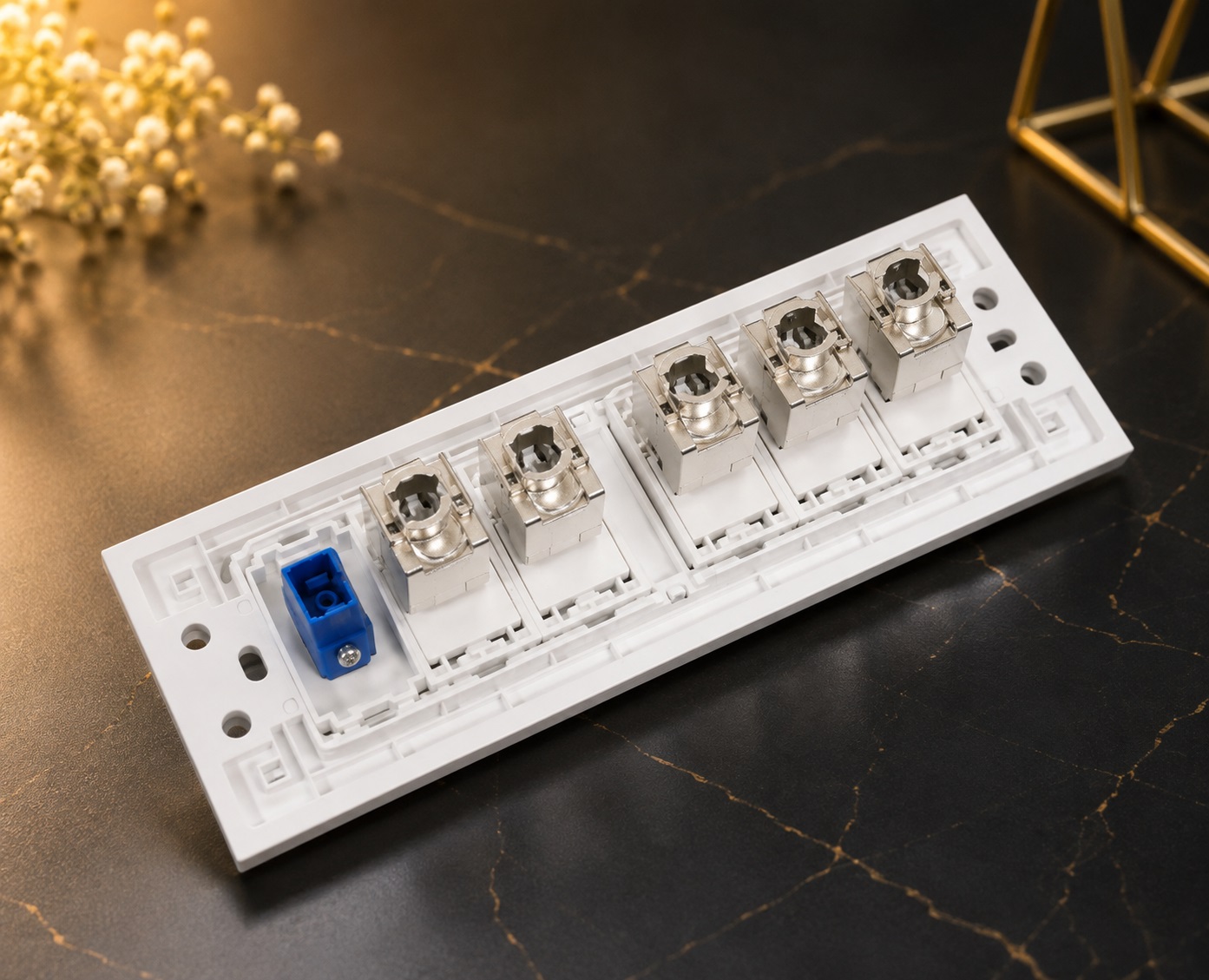 Mặt 6 Cổng ANCOMTECK ACT-6UL-006 - Wallplate 6 Port